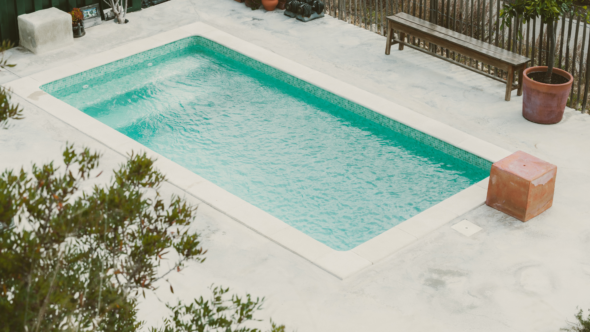 9 Signs Your Swimming Pool Pump Needs Immediate Repair