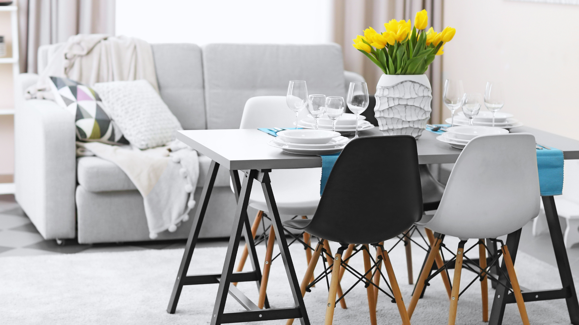 How to Make Small Spaces Feel Bigger and Brighter: Tips for Enhancing Your Home’s Ambiance